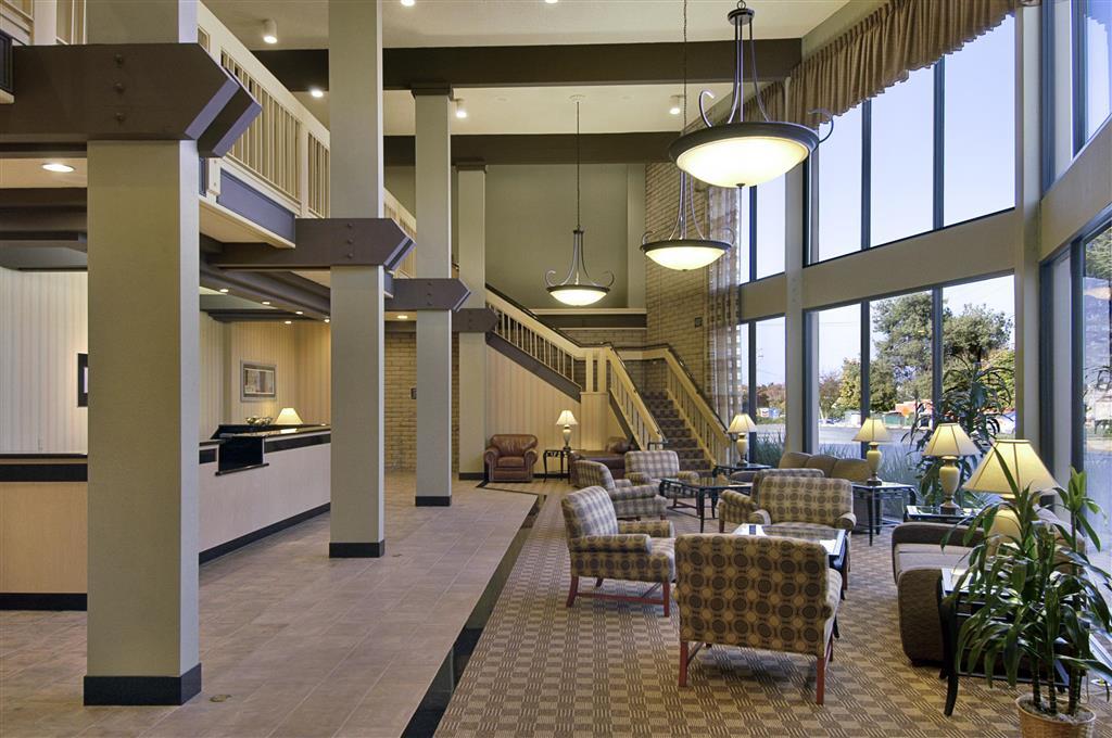 Red Lion Hotel Redding Dalaman gambar